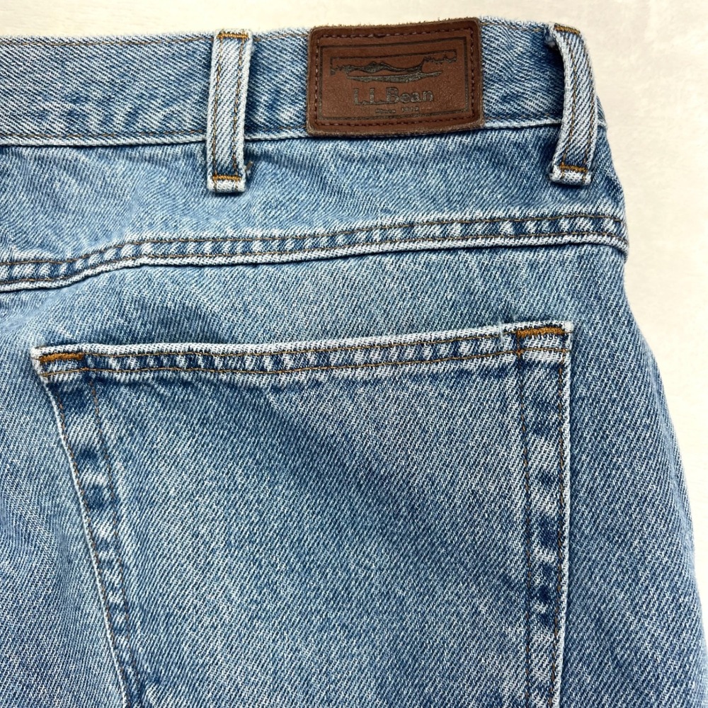 LL Bean Relaxed Fit Jeans Mens 38x29 Medium Wash Blue 100% Cotton 134770 - Picture 7 of 9